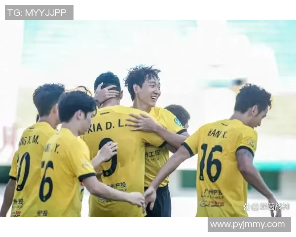 新疆业余足球球星崭露头角助力地区足球发展与青少年培养